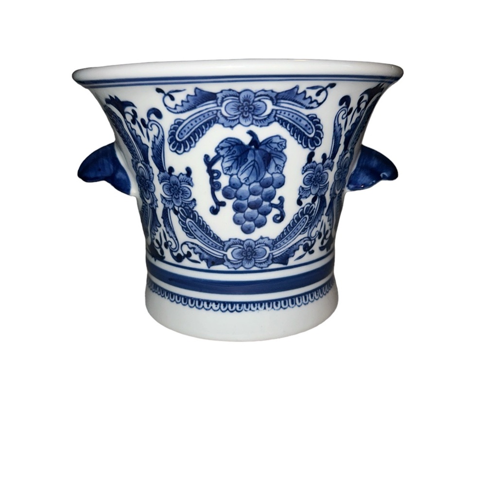 Vintage blue white nantucket home porcelain hand painted made in china urn/vase